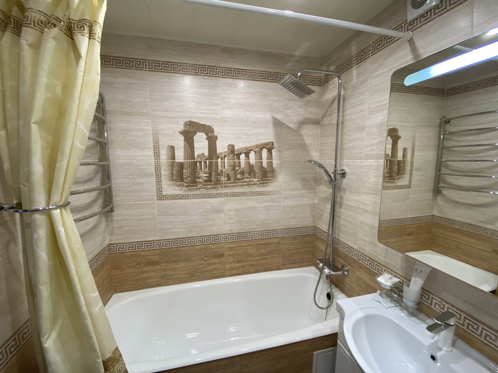 Right Room на Петра Тарасова 5