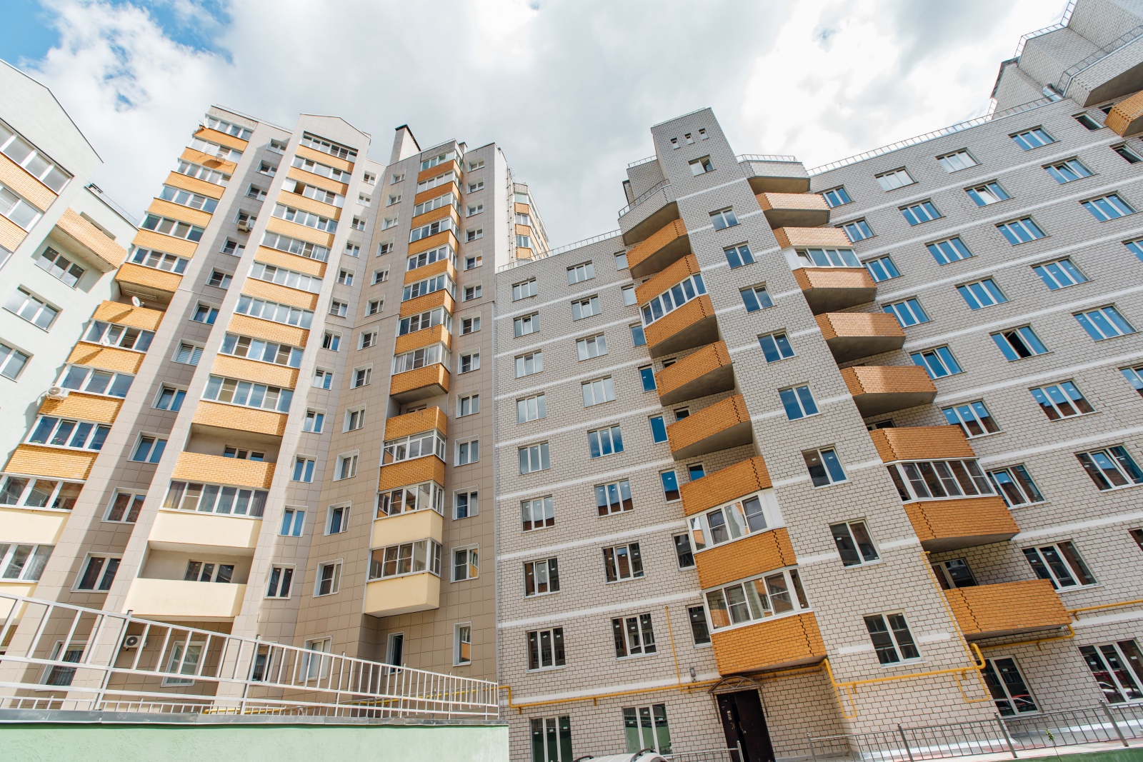 Двухкомнатная квартира с люксовым ремонтом