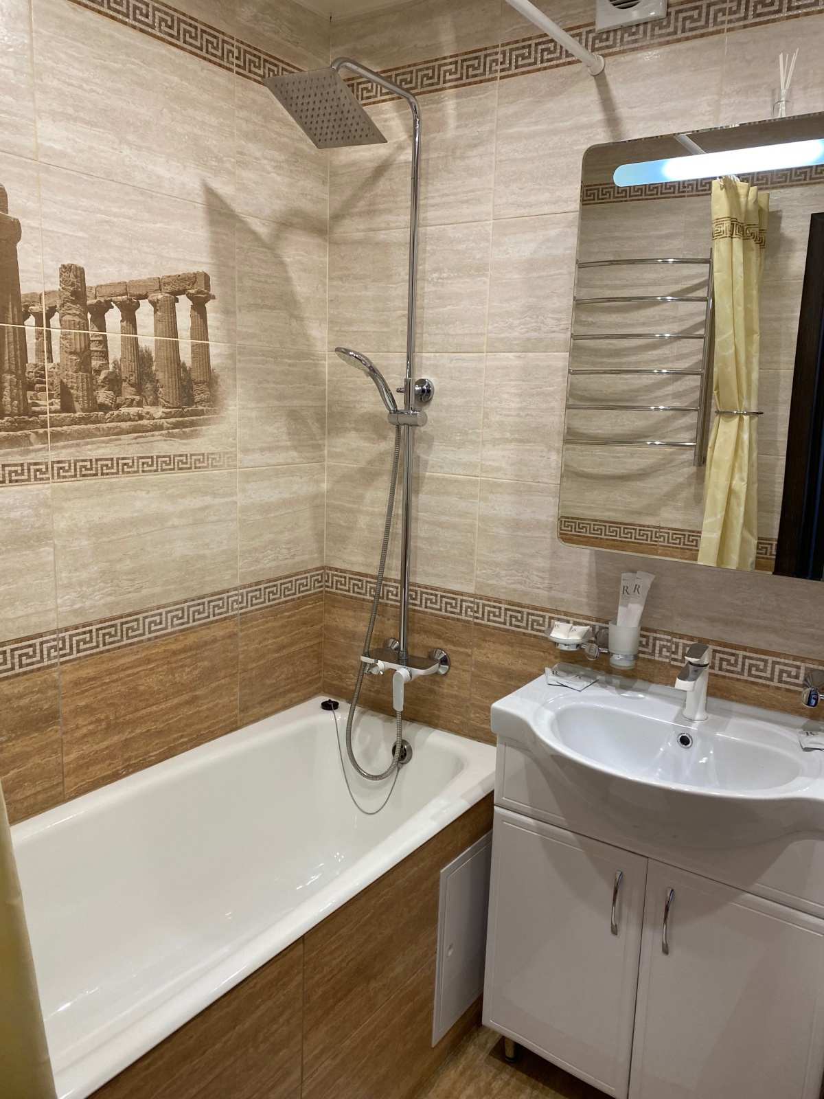 Right Room на Петра Тарасова 5