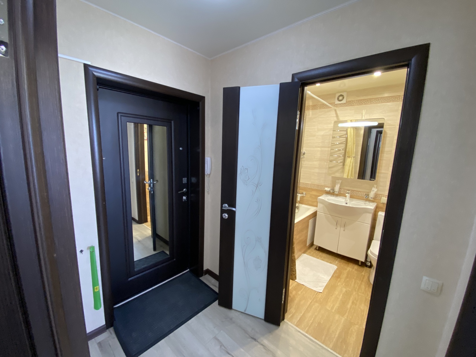 Right Room на Петра Тарасова 5